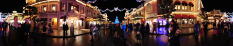 Main Street at Christmas, Disneyland Paris